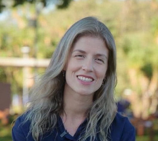 Profa. Dra. Janaína Mourão